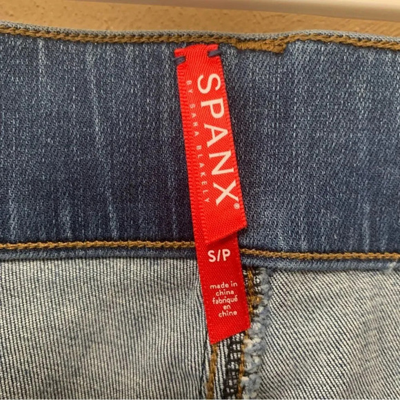 Spanx Skinny Jeans in Light Vintage Wash Size Small - Picture 6 of 9